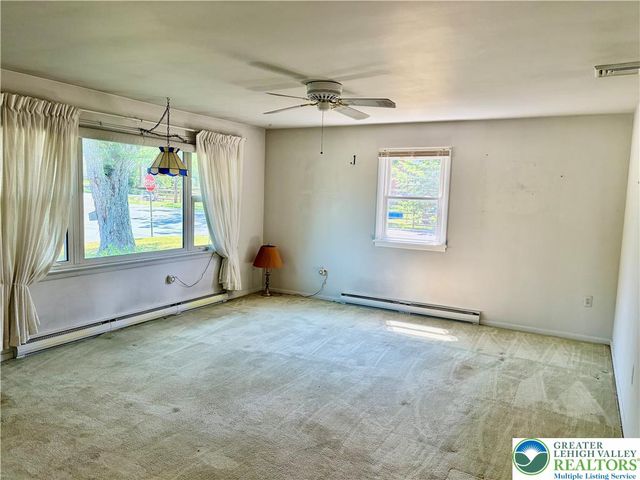 979 Dogwood Lane, Coopersburg Boro, PA 18036
