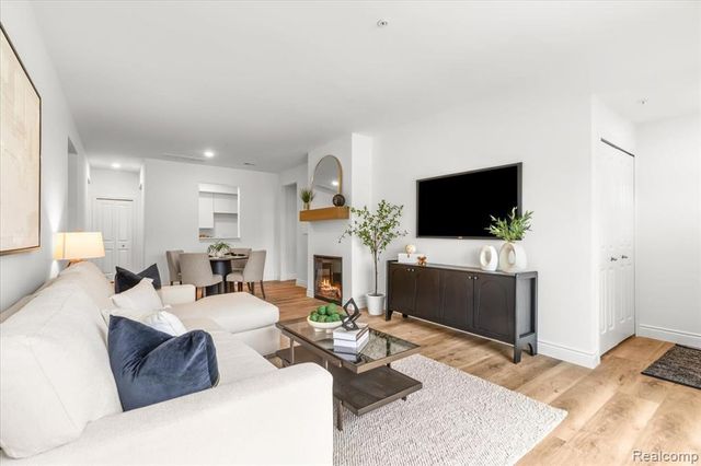 48504 Bridge Way 562, Canton, MI 48188