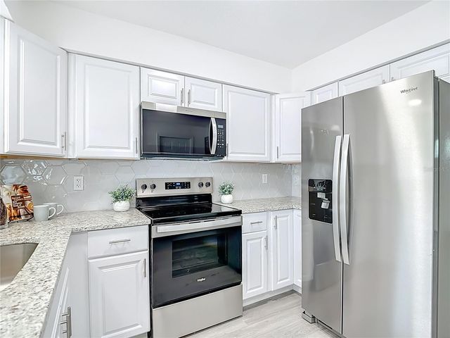 10017 N HARTTS DRIVE, Tampa, FL 33617