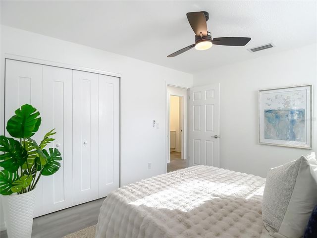 10017 N HARTTS DRIVE, Tampa, FL 33617