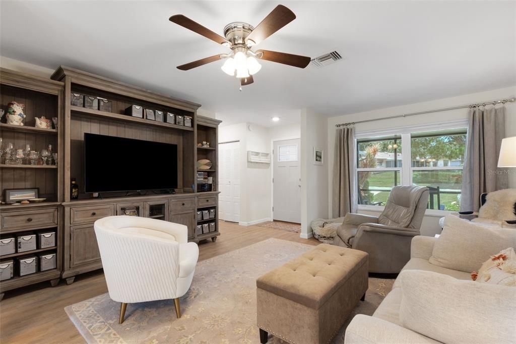 Image 10 of property listing at 1211 TIMBERBROOKE DRIVE, Palm Harbor, FL 34684