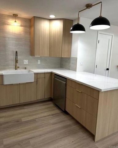 5725 Linda Vista Road 8, San Diego, CA 92110