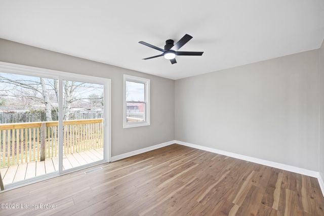 8905 Mapleview Dr, Louisville, KY 40258