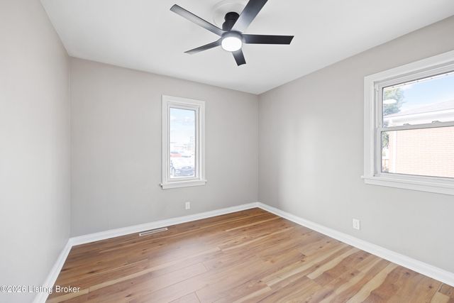 8905 Mapleview Dr, Louisville, KY 40258