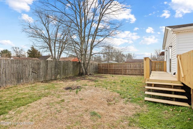 8905 Mapleview Dr, Louisville, KY 40258