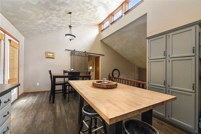 21 Ross Hollow Rd, Plum Boro, PA 15239
