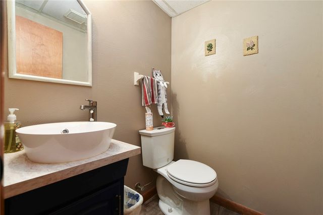 21 Ross Hollow Rd, Plum Boro, PA 15239
