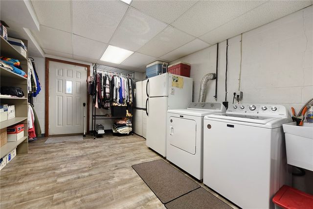 21 Ross Hollow Rd, Plum Boro, PA 15239