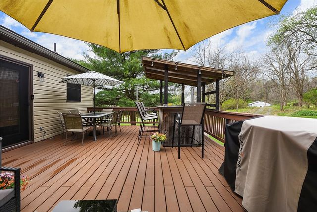 21 Ross Hollow Rd, Plum Boro, PA 15239