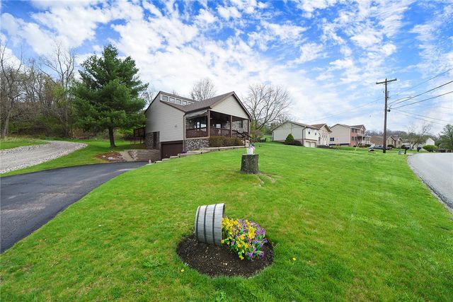 21 Ross Hollow Rd, Plum Boro, PA 15239