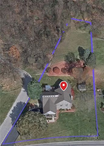 21 Ross Hollow Rd, Plum Boro, PA 15239