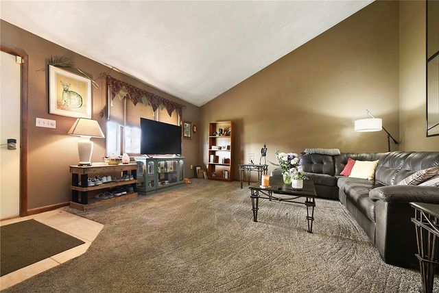 21 Ross Hollow Rd, Plum Boro, PA 15239
