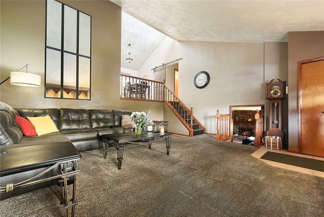 21 Ross Hollow Rd, Plum Boro, PA 15239