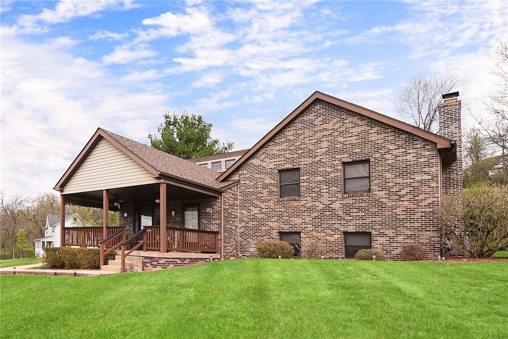 21 Ross Hollow Rd, Plum Boro, PA 15239