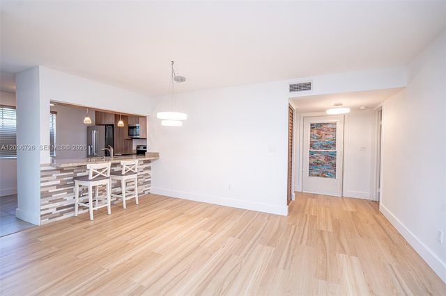 3578 Magellan Circle 2323, Aventura, FL 33180
