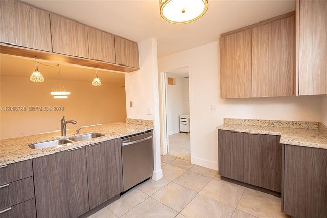 3578 Magellan Circle 2323, Aventura, FL 33180