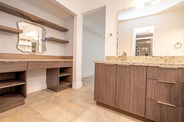 3578 Magellan Circle 2323, Aventura, FL 33180