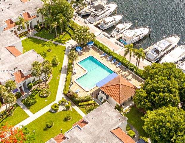 3578 Magellan Circle 2323, Aventura, FL 33180