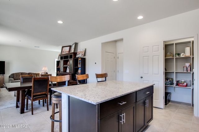 897 W Calle El Acuario, Sahuarita, AZ 85629