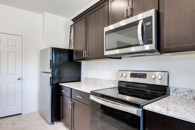 897 W Calle El Acuario, Sahuarita, AZ 85629