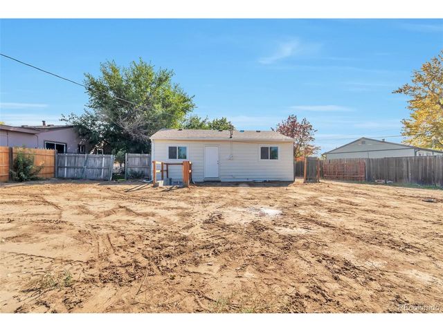 7761 Kearney Dr, Commerce City, CO 80022