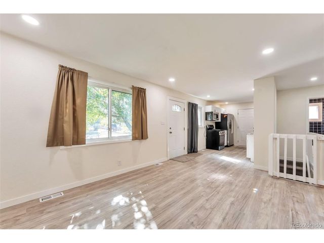 7761 Kearney Dr, Commerce City, CO 80022