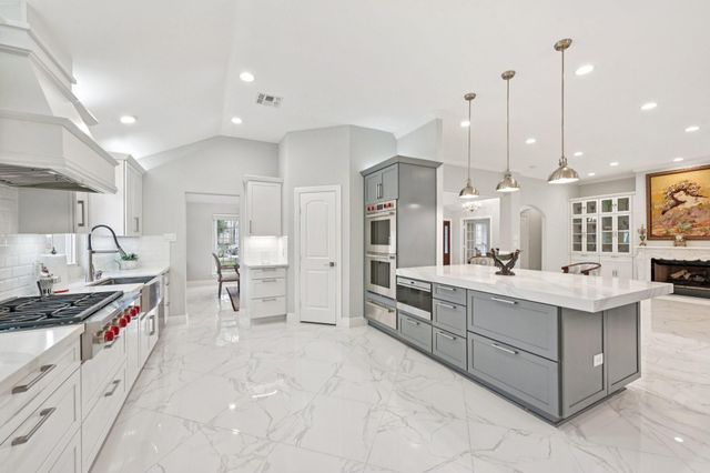 106 Mignon Lane, Houston, TX 77024