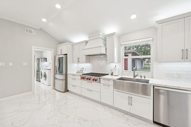 106 Mignon Lane, Houston, TX 77024