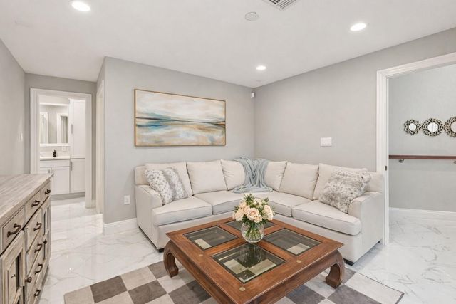 106 Mignon Lane, Houston, TX 77024