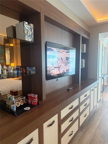 551 N Fort Lauderdale Beach Boulevard R1810, Fort Lauderdale, FL 33304
