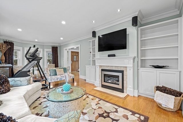 34 Glen Road, Winchester, MA 01890
