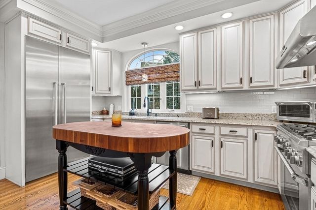 34 Glen Road, Winchester, MA 01890