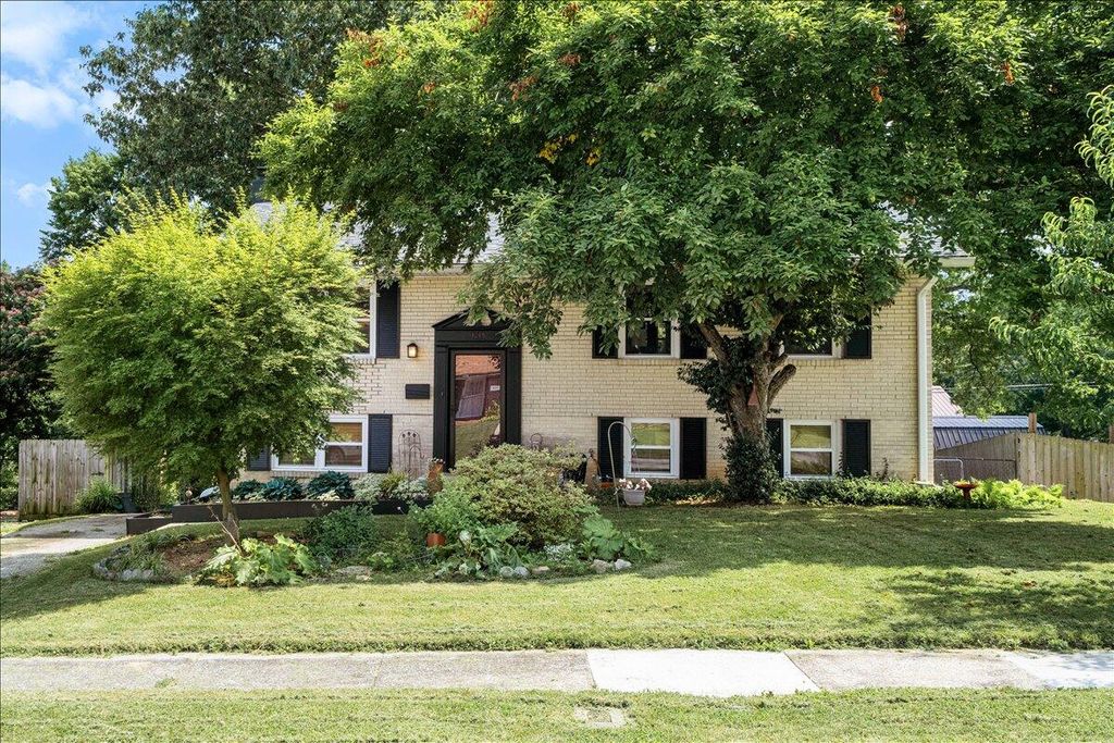 1265 Nice Drive, Lexington, KY 40504