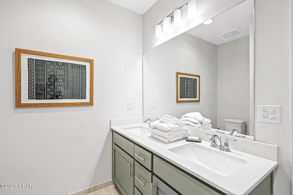 Image 14 of property listing at 15928 Front Beach Road 32302, Panama City Beach, FL 32413