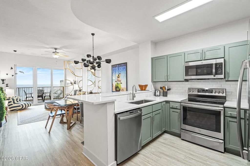 Image 7 of property listing at 15928 Front Beach Road 32302, Panama City Beach, FL 32413