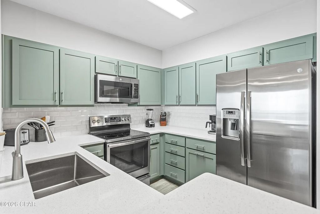 Image 9 of property listing at 15928 Front Beach Road 32302, Panama City Beach, FL 32413