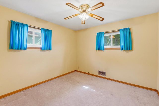 75 S RESERVE AVENUE, Fond Du Lac, WI 54935