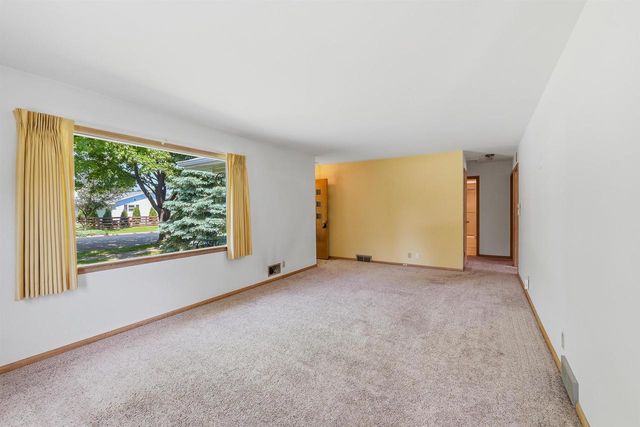 75 S RESERVE AVENUE, Fond Du Lac, WI 54935