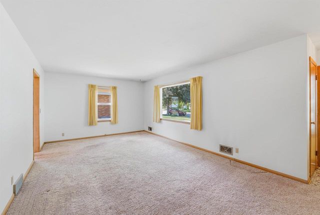 75 S RESERVE AVENUE, Fond Du Lac, WI 54935