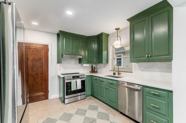 223 W Dunedin Road, Columbus, OH 43214