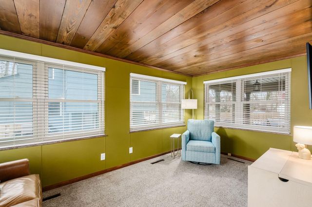 223 W Dunedin Road, Columbus, OH 43214