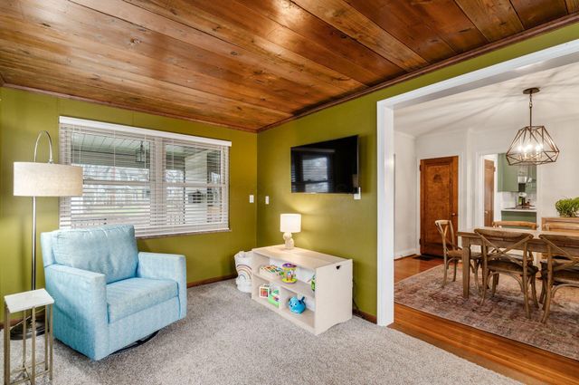 223 W Dunedin Road, Columbus, OH 43214