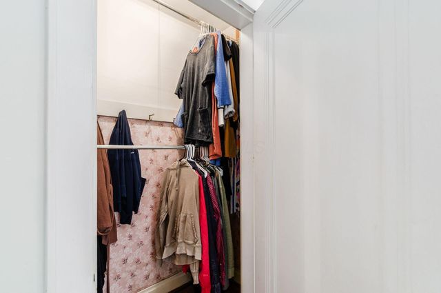 223 W Dunedin Road, Columbus, OH 43214