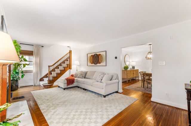 223 W Dunedin Road, Columbus, OH 43214