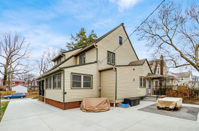 223 W Dunedin Road, Columbus, OH 43214