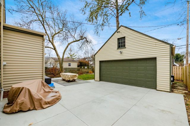 223 W Dunedin Road, Columbus, OH 43214