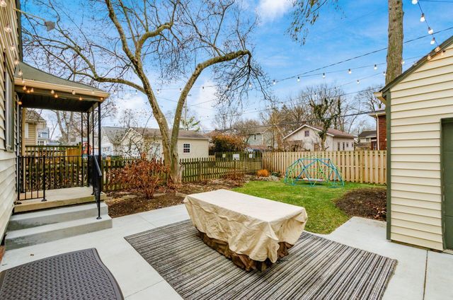 223 W Dunedin Road, Columbus, OH 43214