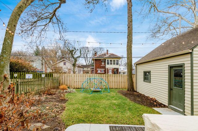 223 W Dunedin Road, Columbus, OH 43214