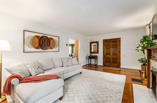 223 W Dunedin Road, Columbus, OH 43214