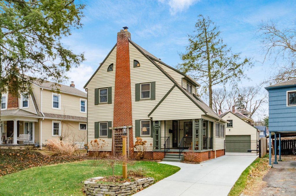 223 W Dunedin Road, Columbus, OH 43214